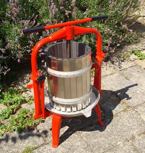 Fruktpresse, 20 liter, rustfri st�l. M�l: Kurvdiam: 250 mm. H: 750 mm.
